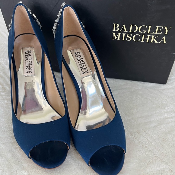 BADGLEY MISCHKA PEEP TOE PUMPS! - Picture 8 of 10